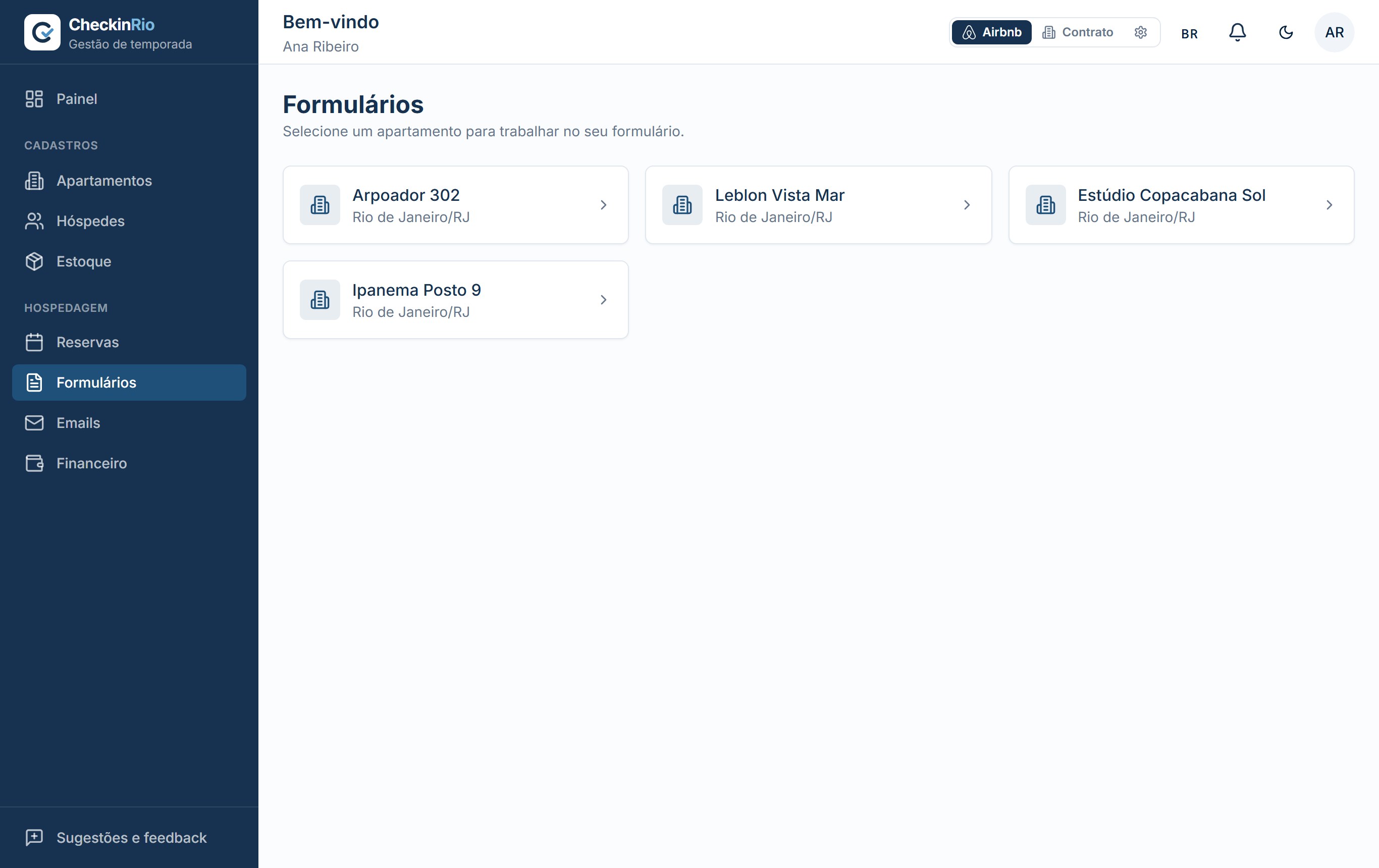 Pantalla Formularios de CheckinRio, con las secciones y las preguntas del formulario de registro y las opciones de cada una.